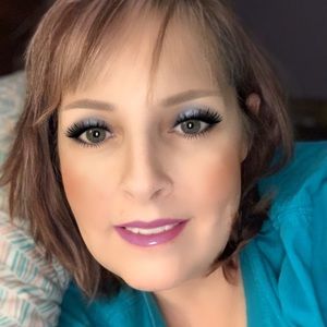 Meet your Posher, Shana